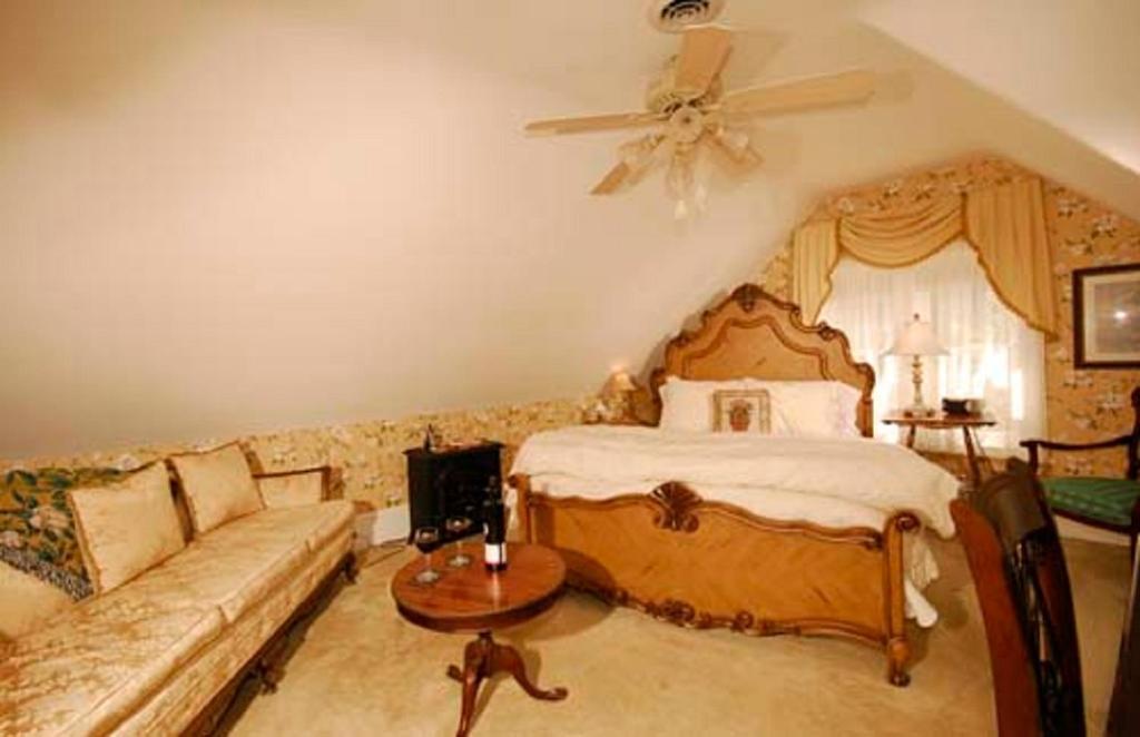 The Secret Garden Inn Kingston Zimmer foto